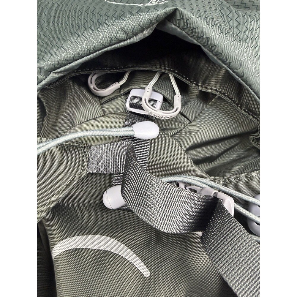 NWT Osprey Ariel 65 L Women’s Hiking Backpack Camping Pack Green Gray 3967 Cu.in - Picture 5 of 16